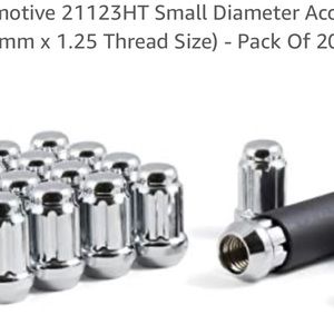 Gorilla Automotive 21123HT Small Diameter Acorn Chrome 5 Lug Kit